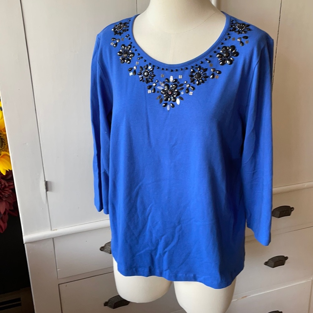 Women’s shirt